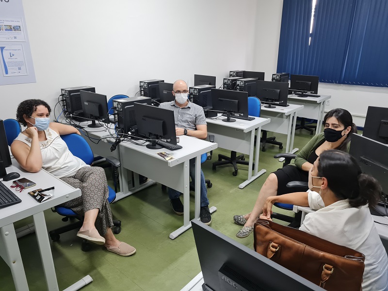 Supervisão de Trabalho Temático de Interno da UFRJ