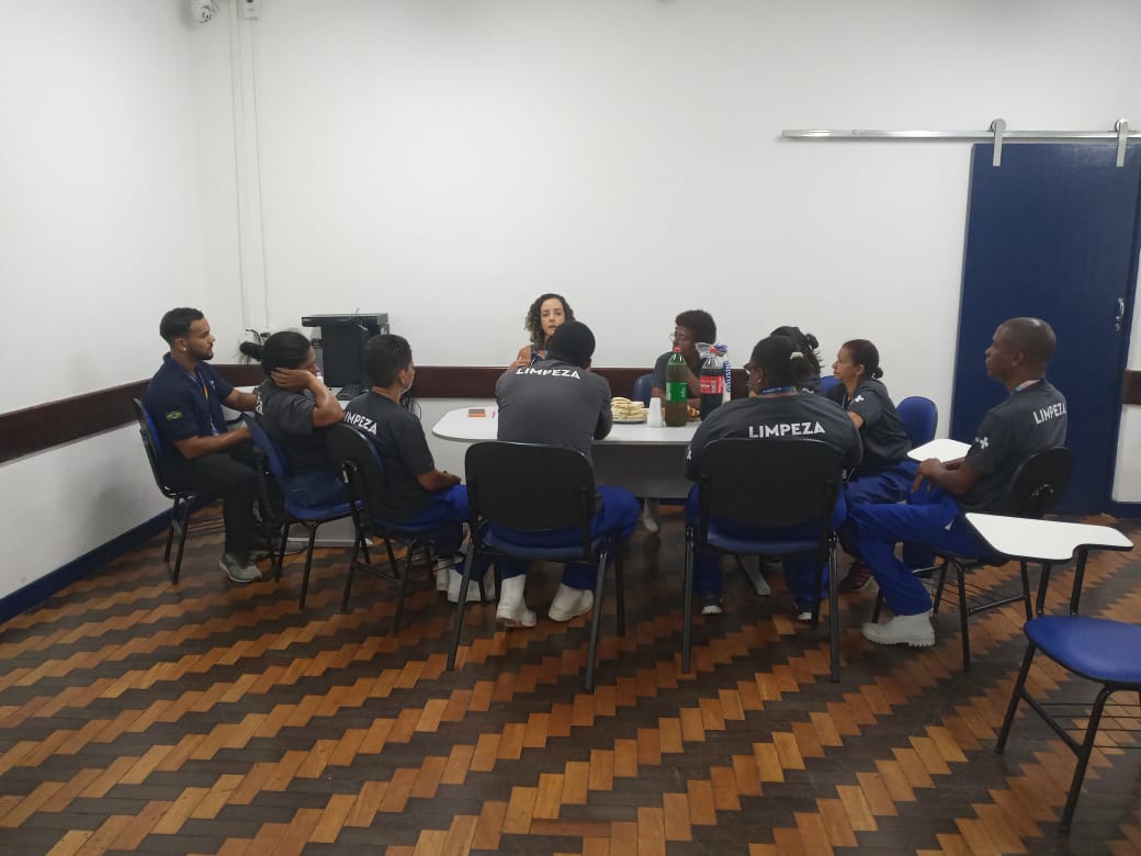 Reunião com Equipe de Limpeza