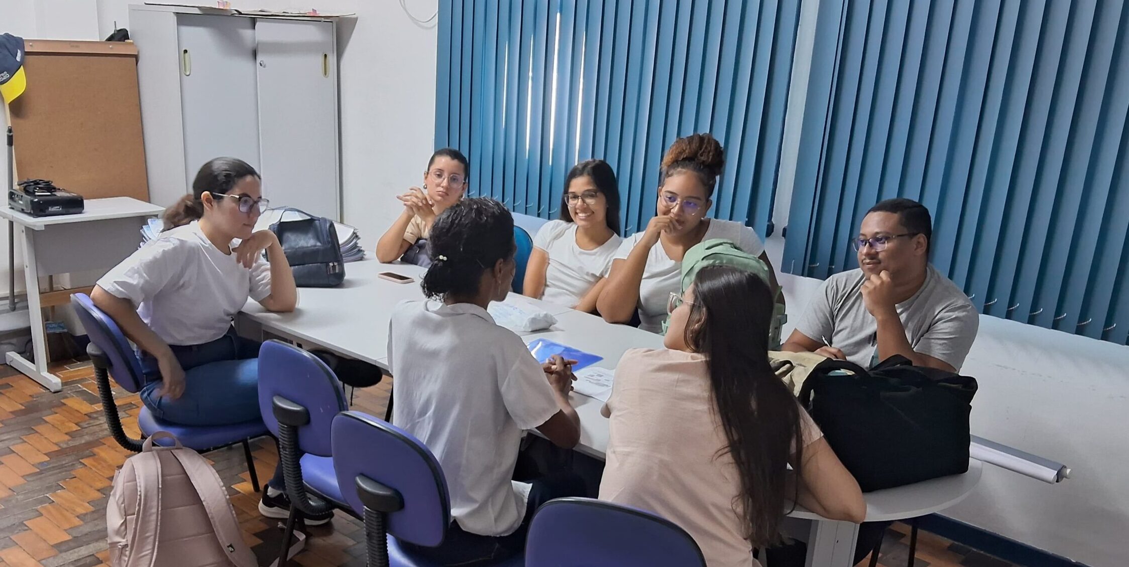 Acadêmicos de Enfermagem: Cuidados Primários em Foco