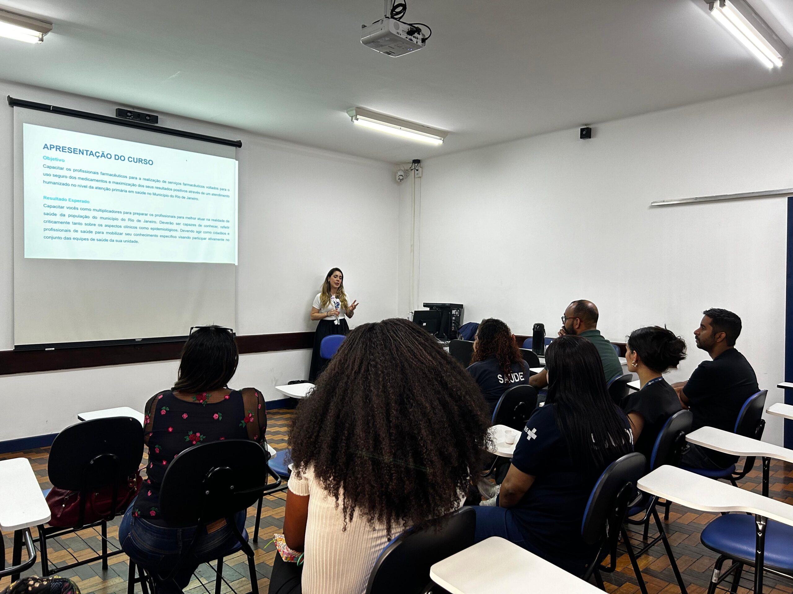 Introdutório de Assistência Farmacêutica para os Profissionais Técnicos em Farmácia.