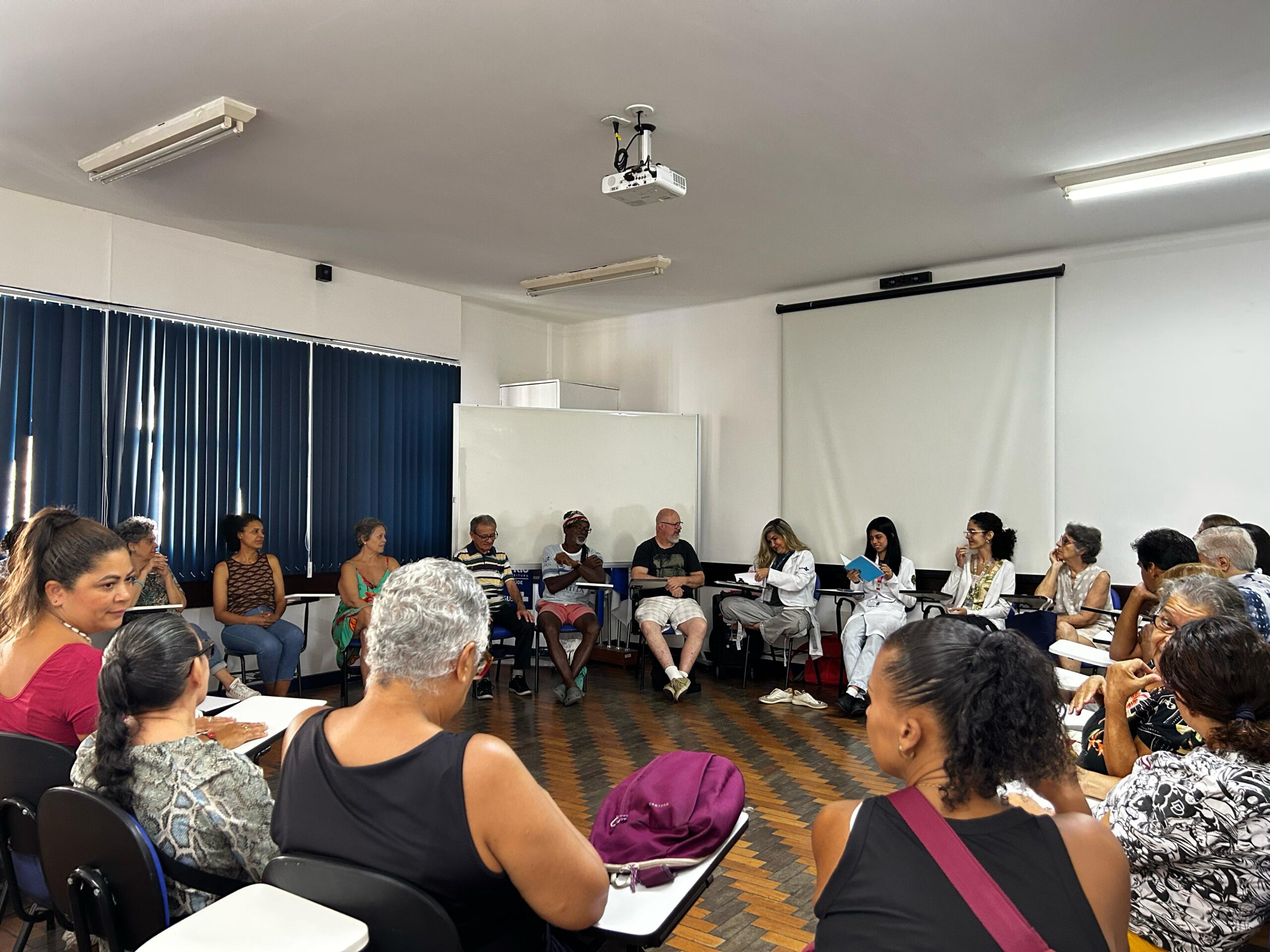 Grupo de Terapia Integrativa do CMS Manoel José Ferreira