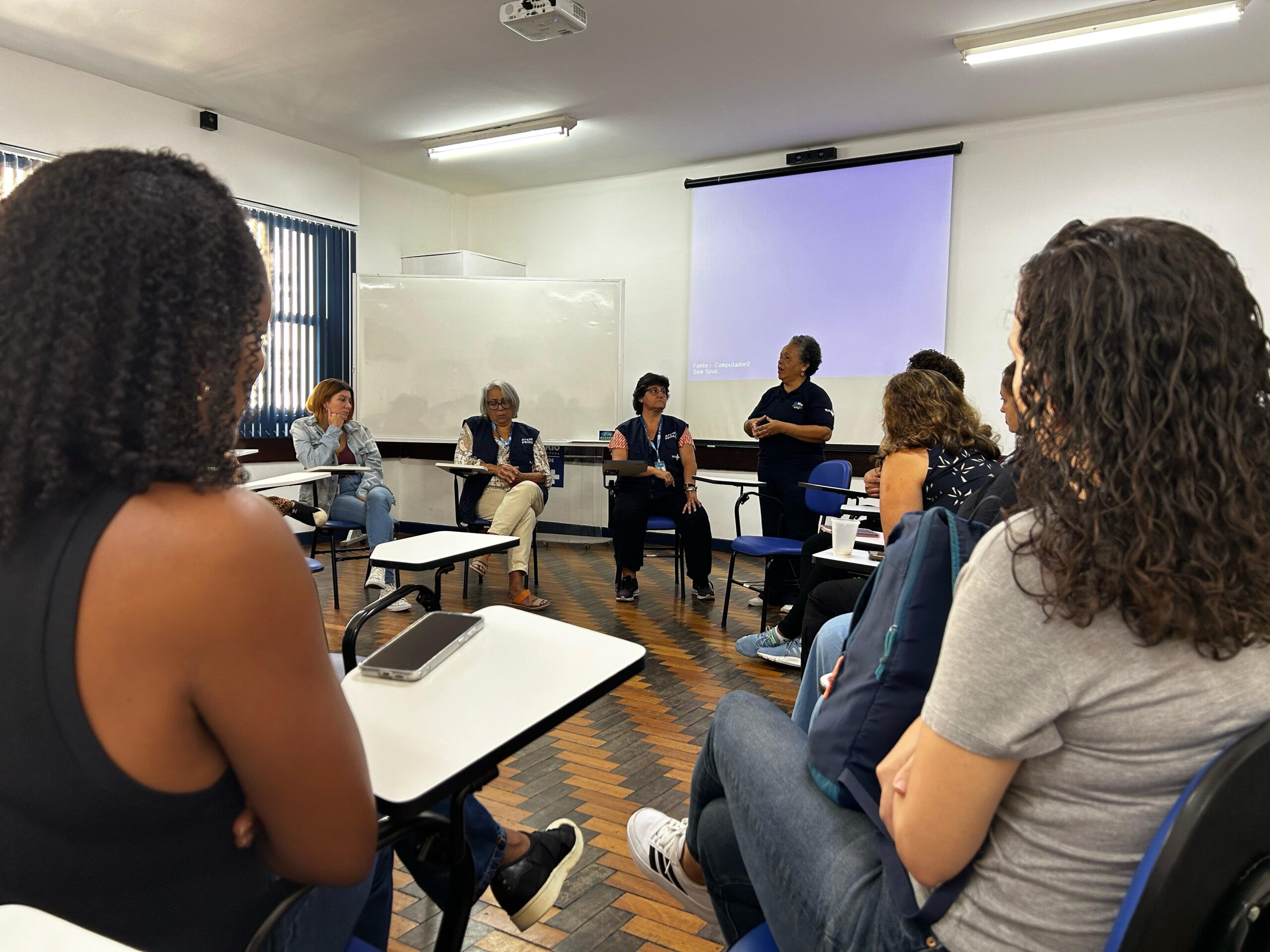 Treinamento de Shantala para profissionais do IUBAAM