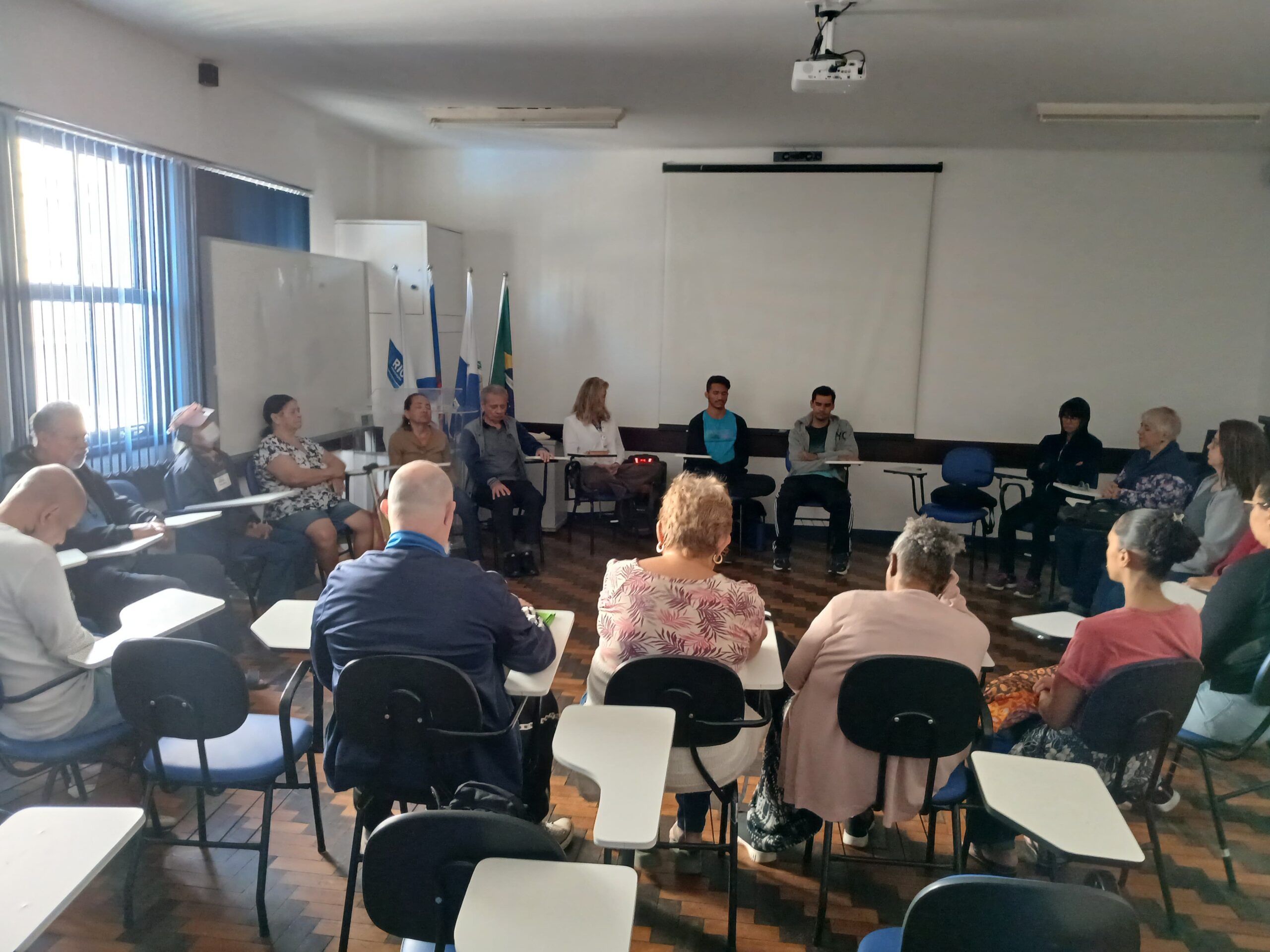 Grupo de Terapia Integrativa do CMS Manoel José Ferreira