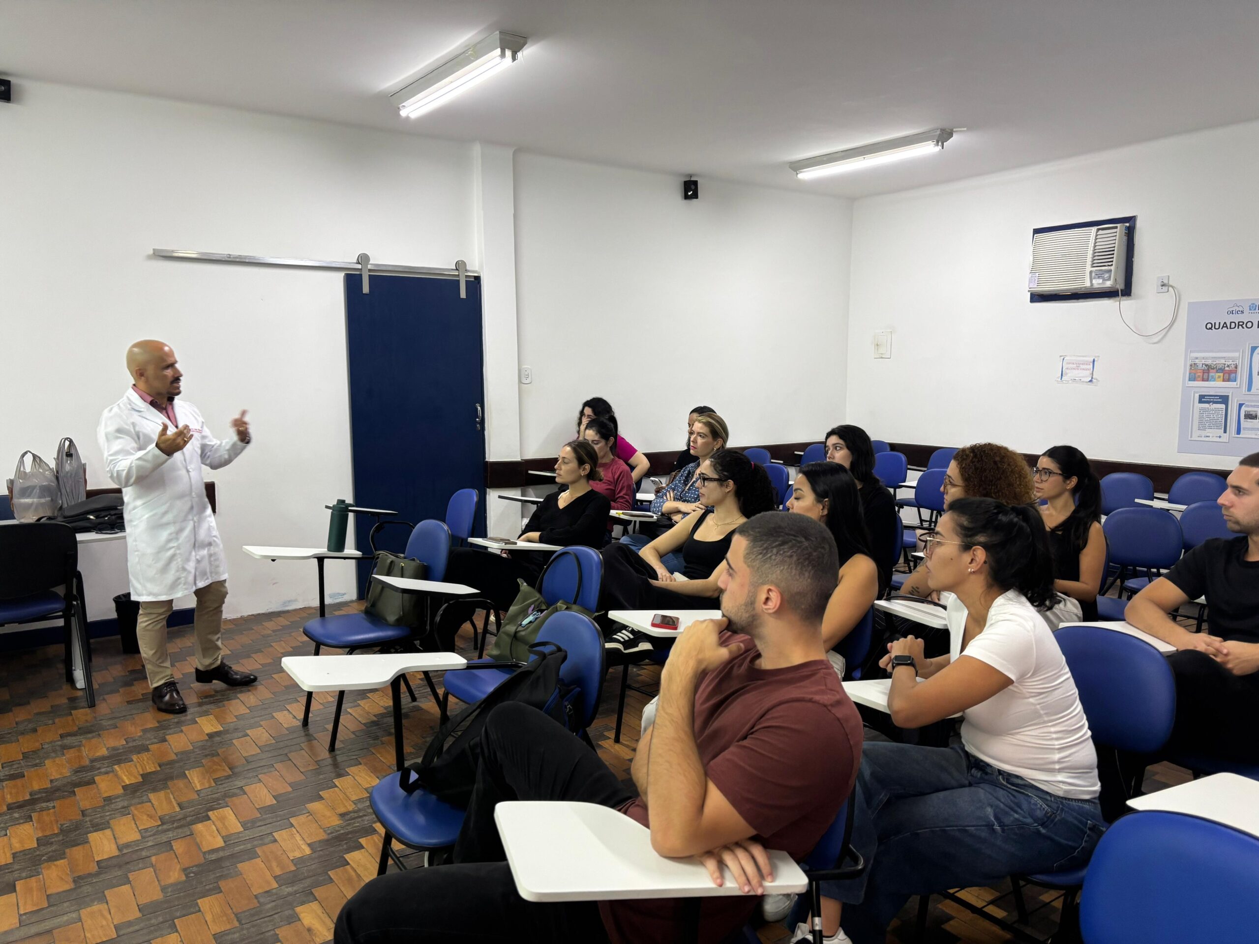 Recepção dos novos acadêmicos da faculdade Estácio de Sá