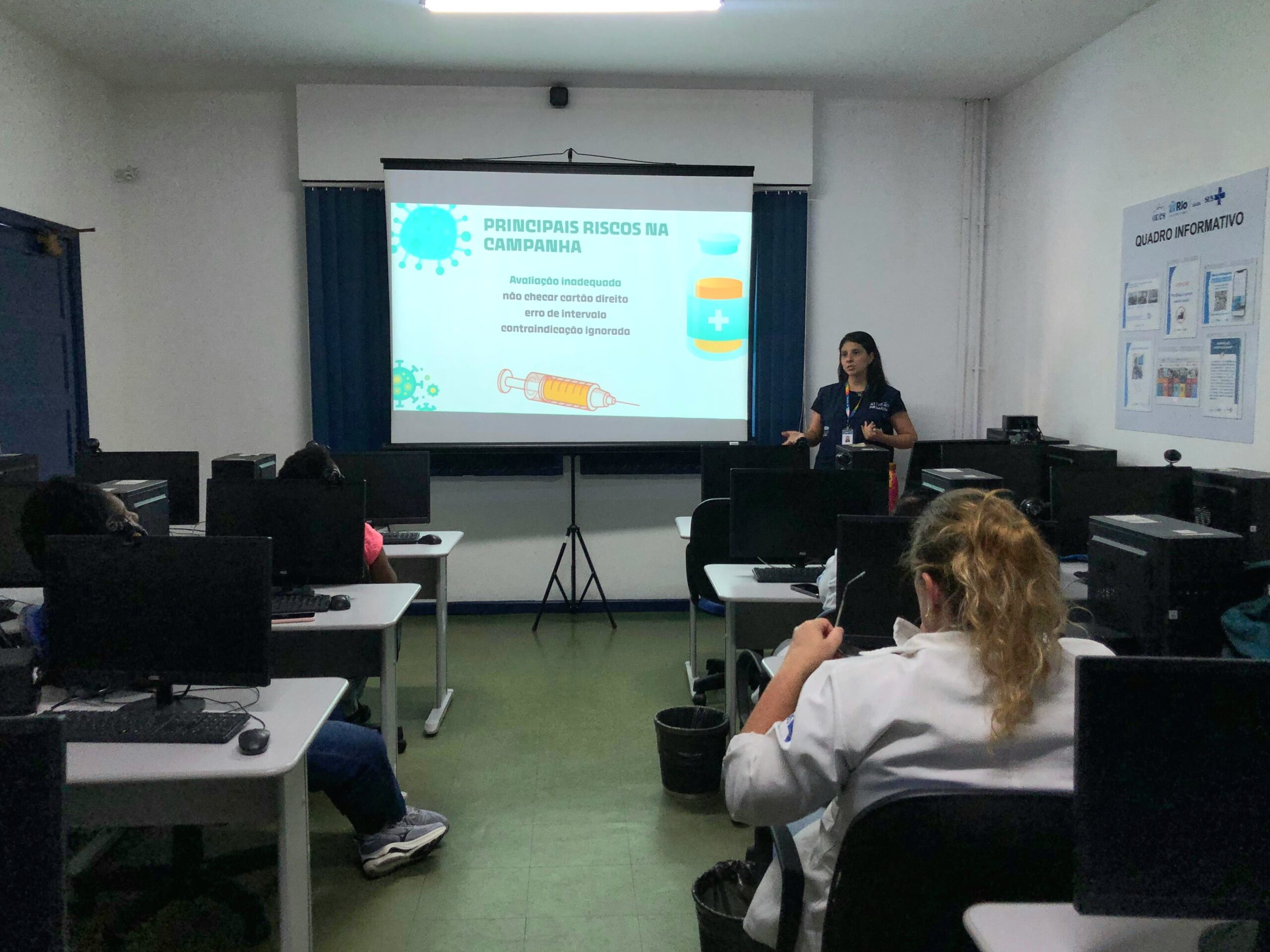 Treinamento sobre Imunizações no CMS Manoel José Ferreira