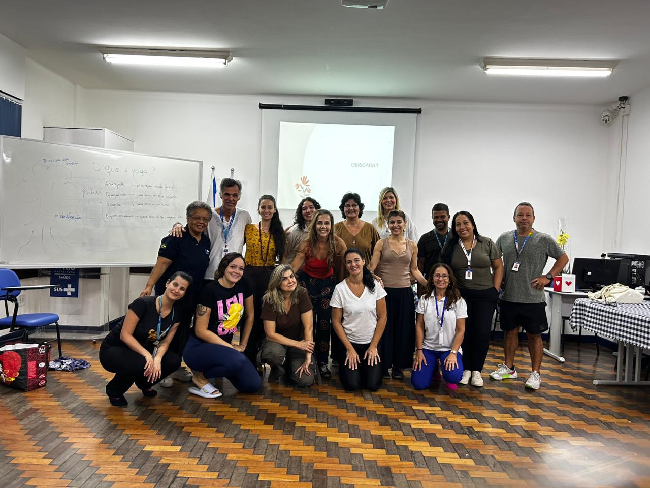 Yoga promove cuidado e integração entre profissionais da saúde no CMS Manoel José Ferreira