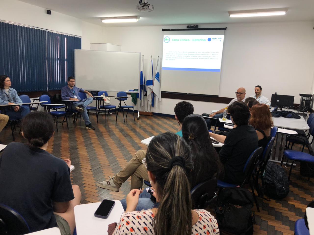 Aula do Programa de Residência em Medicina de Família e Comunidade (PRMFC)